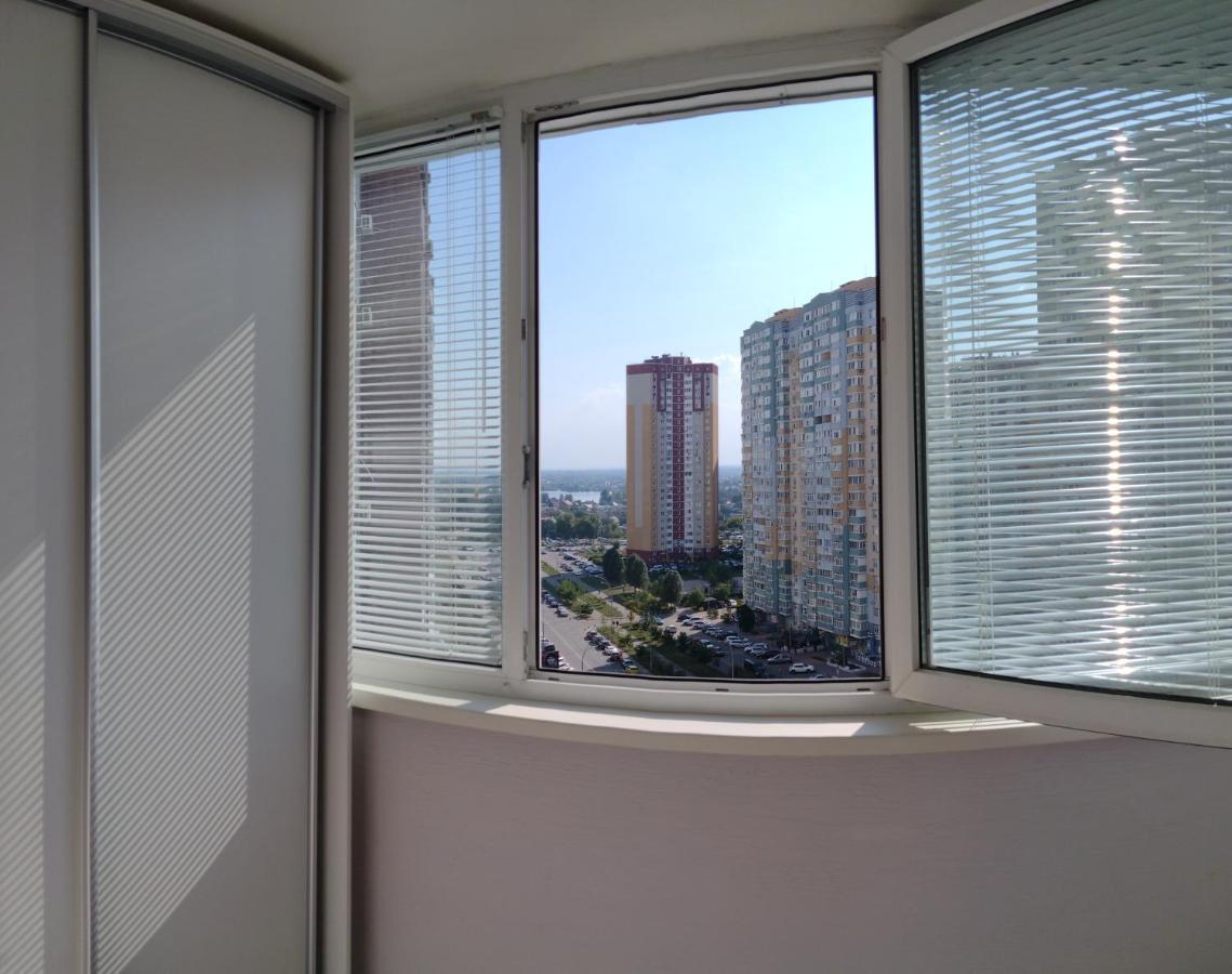 Apartmán Осокорки Русовой 3 Kyjev Exteriér fotografie