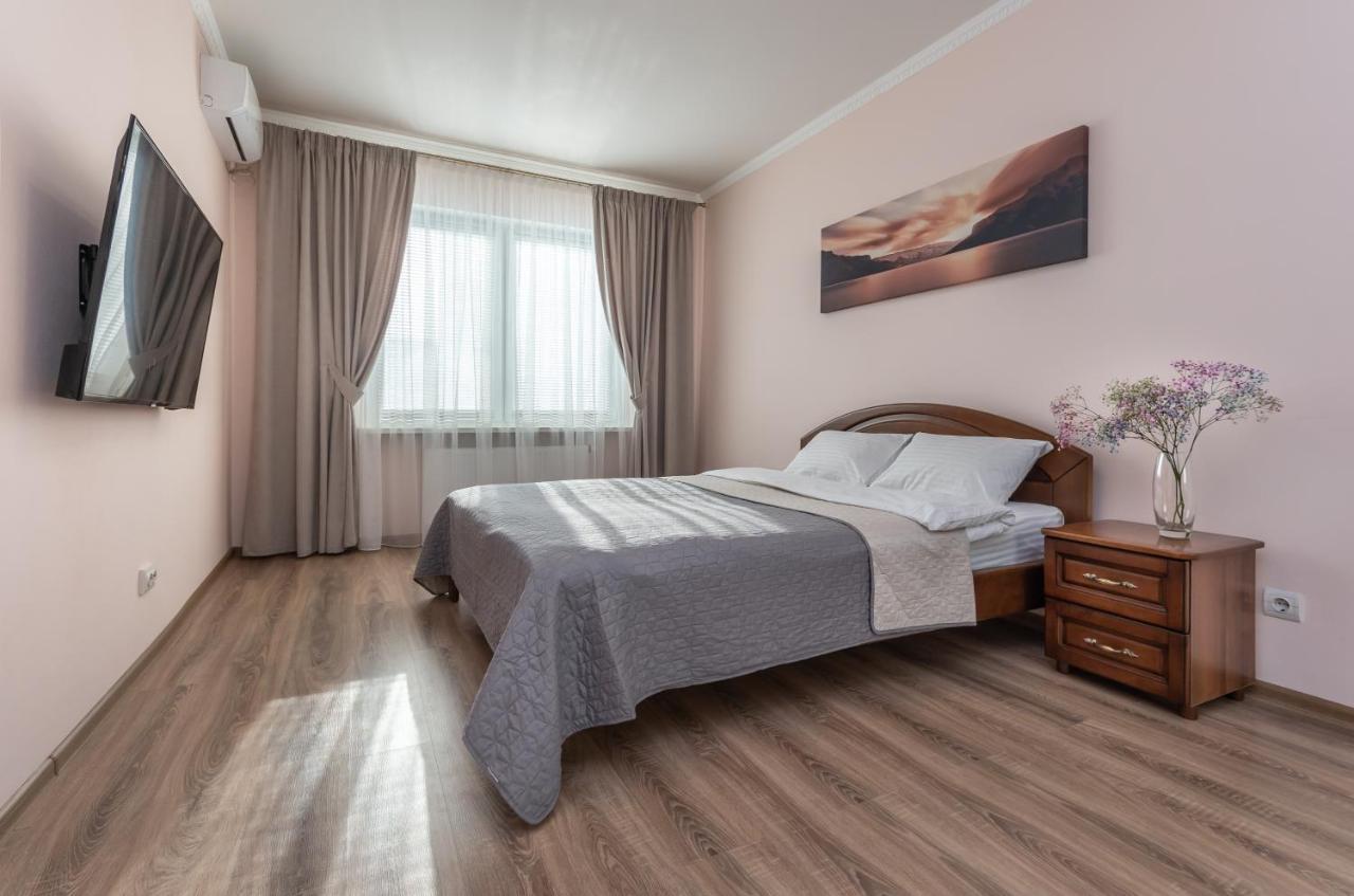 Apartmán Осокорки Русовой 3 Kyjev Exteriér fotografie